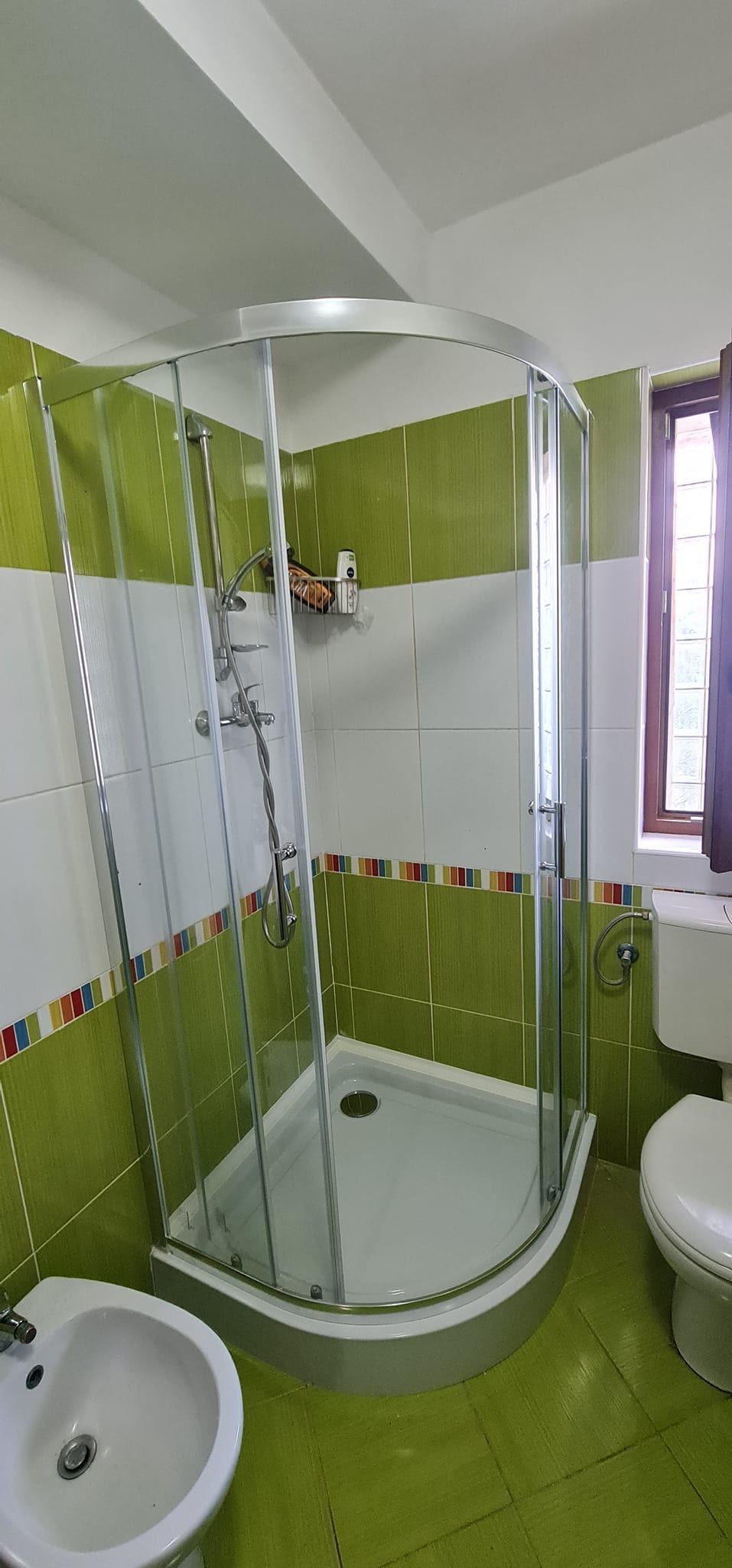 Montaj cabină de duș
